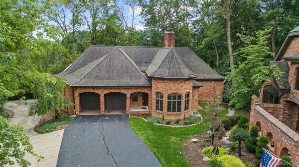 4665 RUE ST MICHELLE, WEST BLOOMFIELD, MI 48323 - Image 366bacaddf86a6cebc94ca00b577bece/3762010540