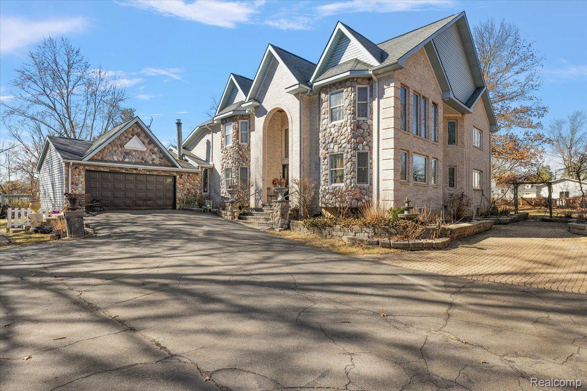 1270 John R Road