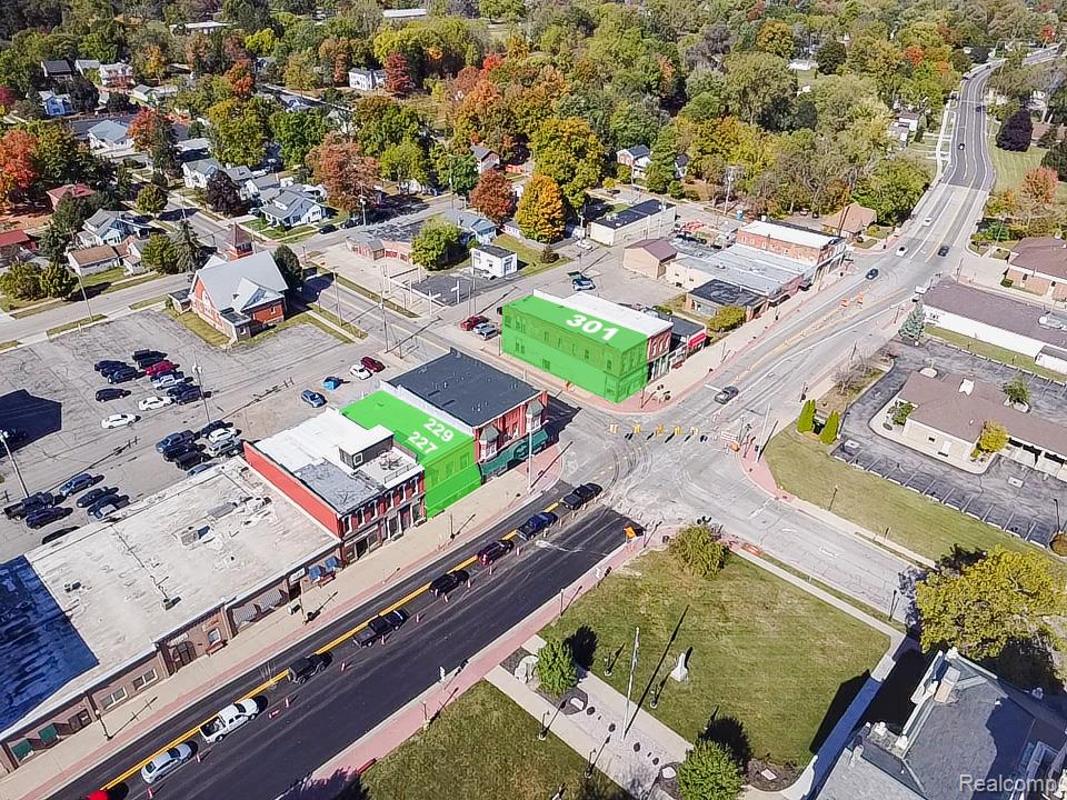 227 N Shiawassee Street W