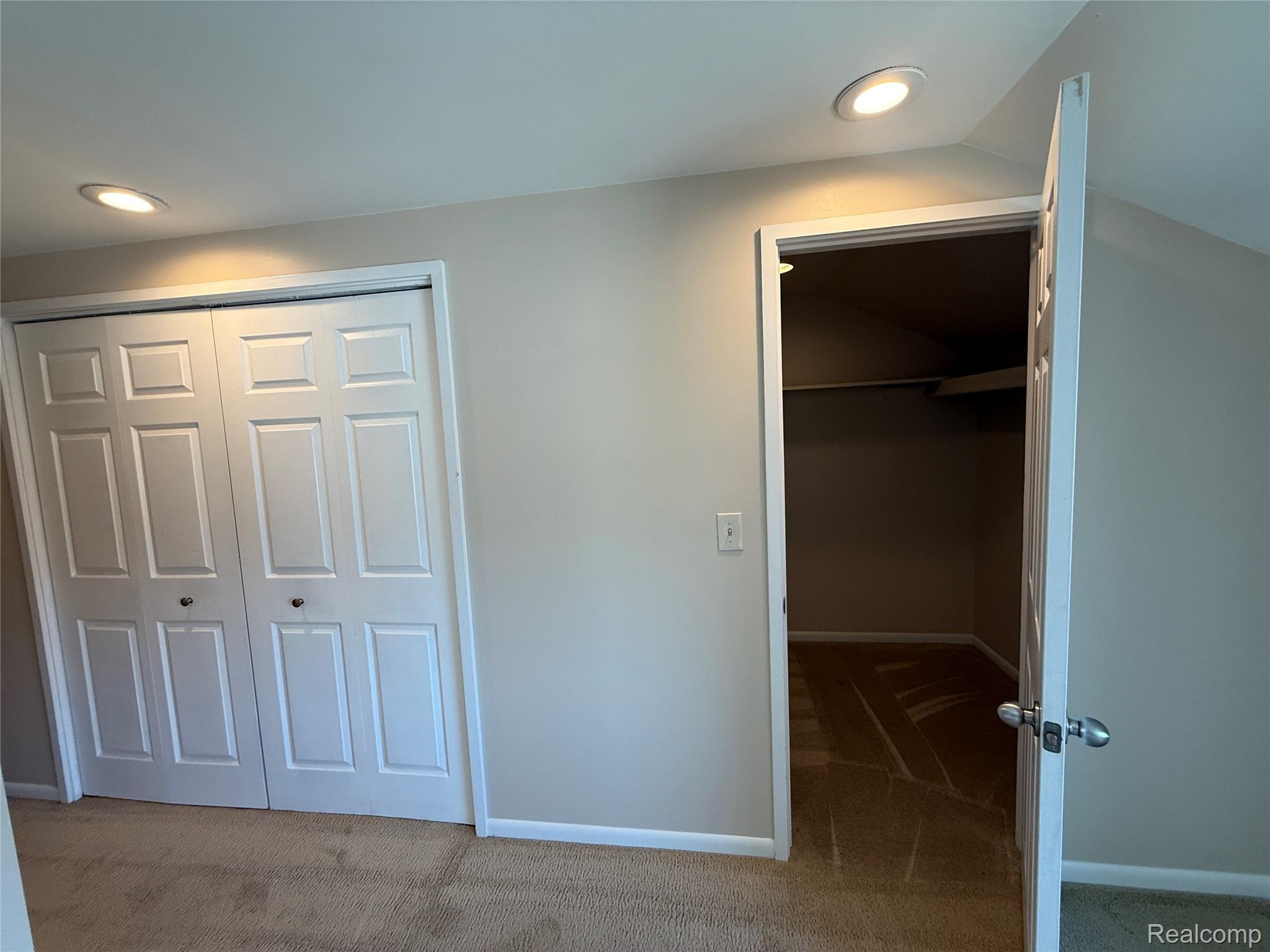 6352 LAURENTIAN Court