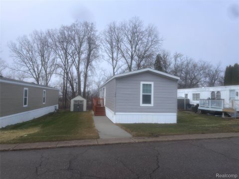 344 Boyne St South Lyon City MI 48165