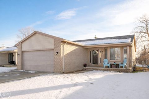 13850 Hartill Drive Warren City MI 48089