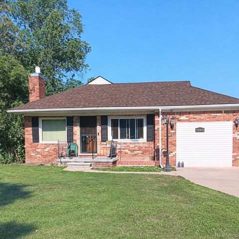 1002 Minnesota Avenue Troy City MI 48083