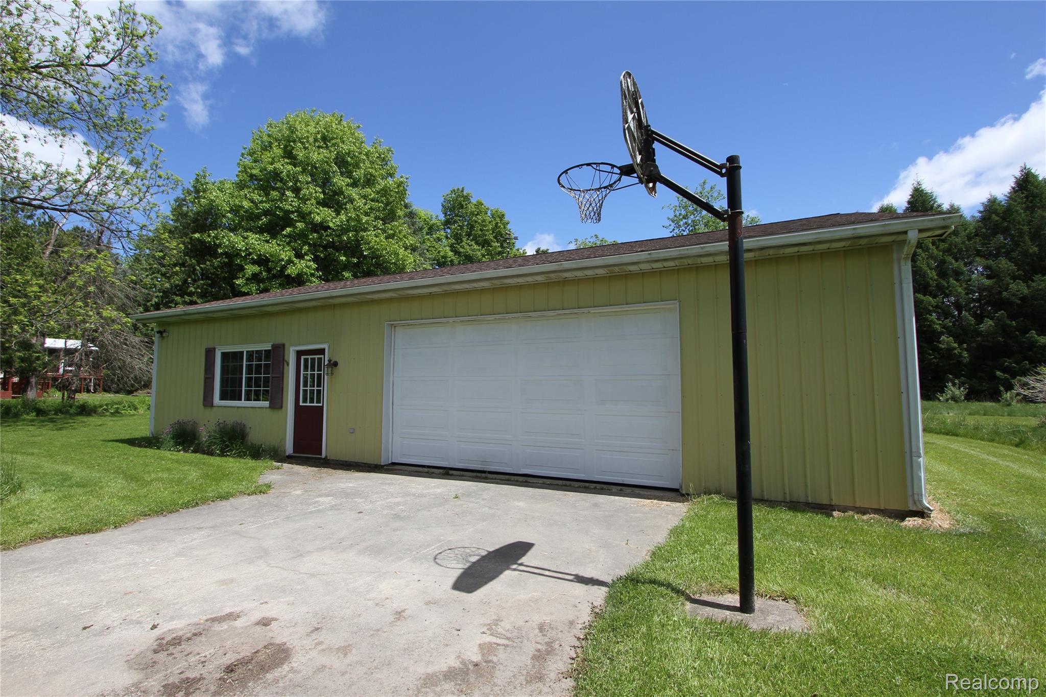 370 N YOUNGS Road