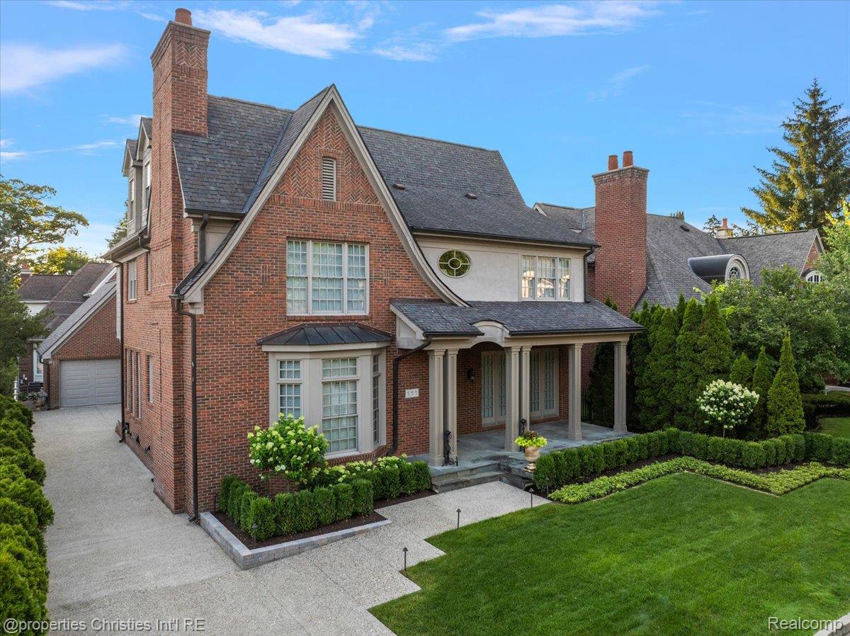 555 Baldwin Court