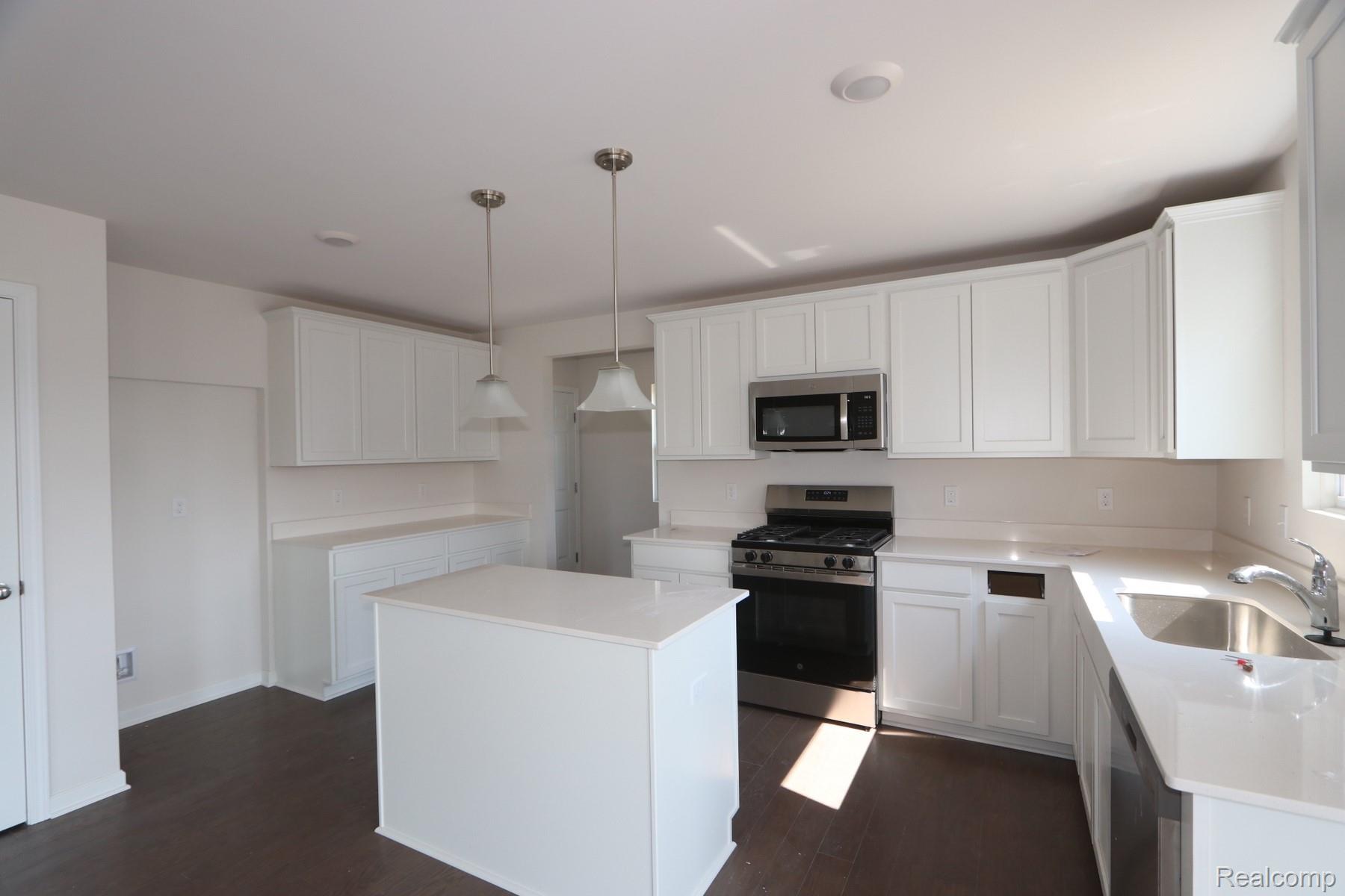 54756 MOCKINGBIRD Drive