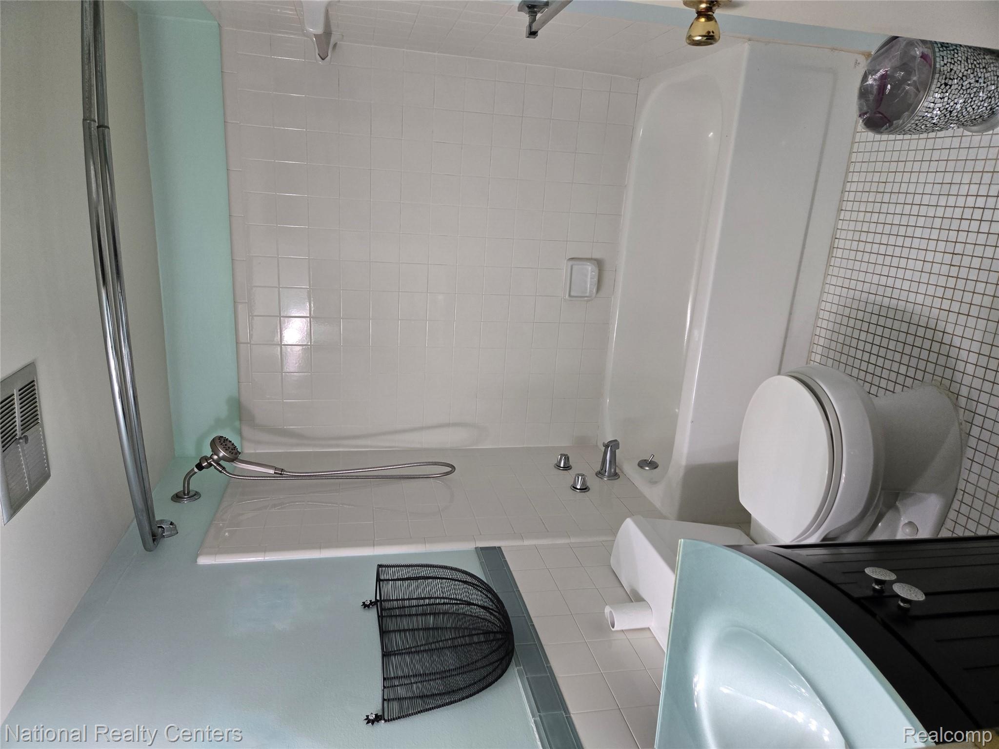 27354 Evergreen Road