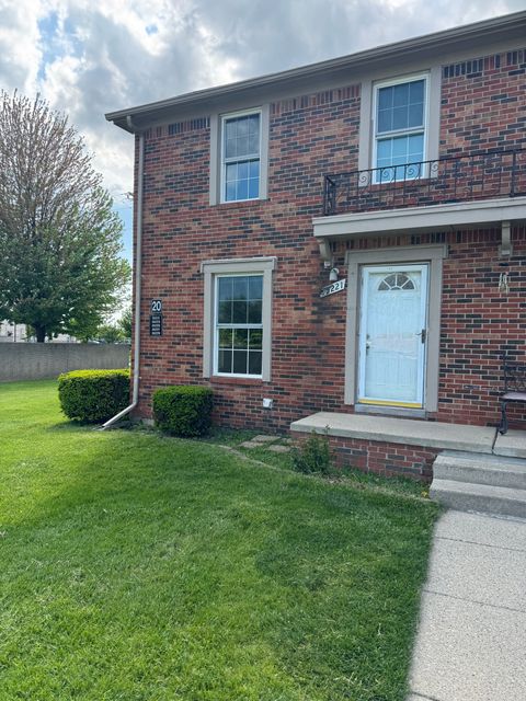 35221 TALL OAKS Drive Sterling Heights City Macomb MI 48312