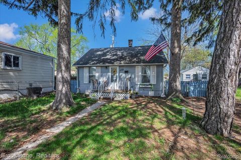 Photo of 1133 E Bernhard Avenue, Hazel Park City, MI 48030 (MLS # 20261042617)