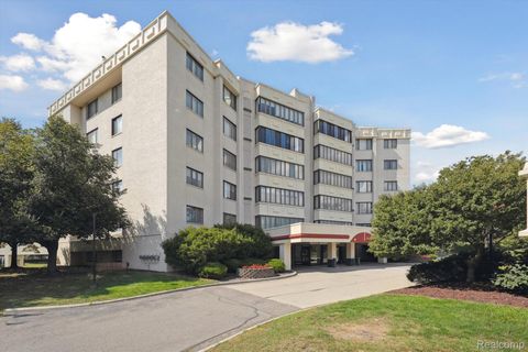 43050 12 Oaks Crescent Drive 2066 Novi City MI 48377