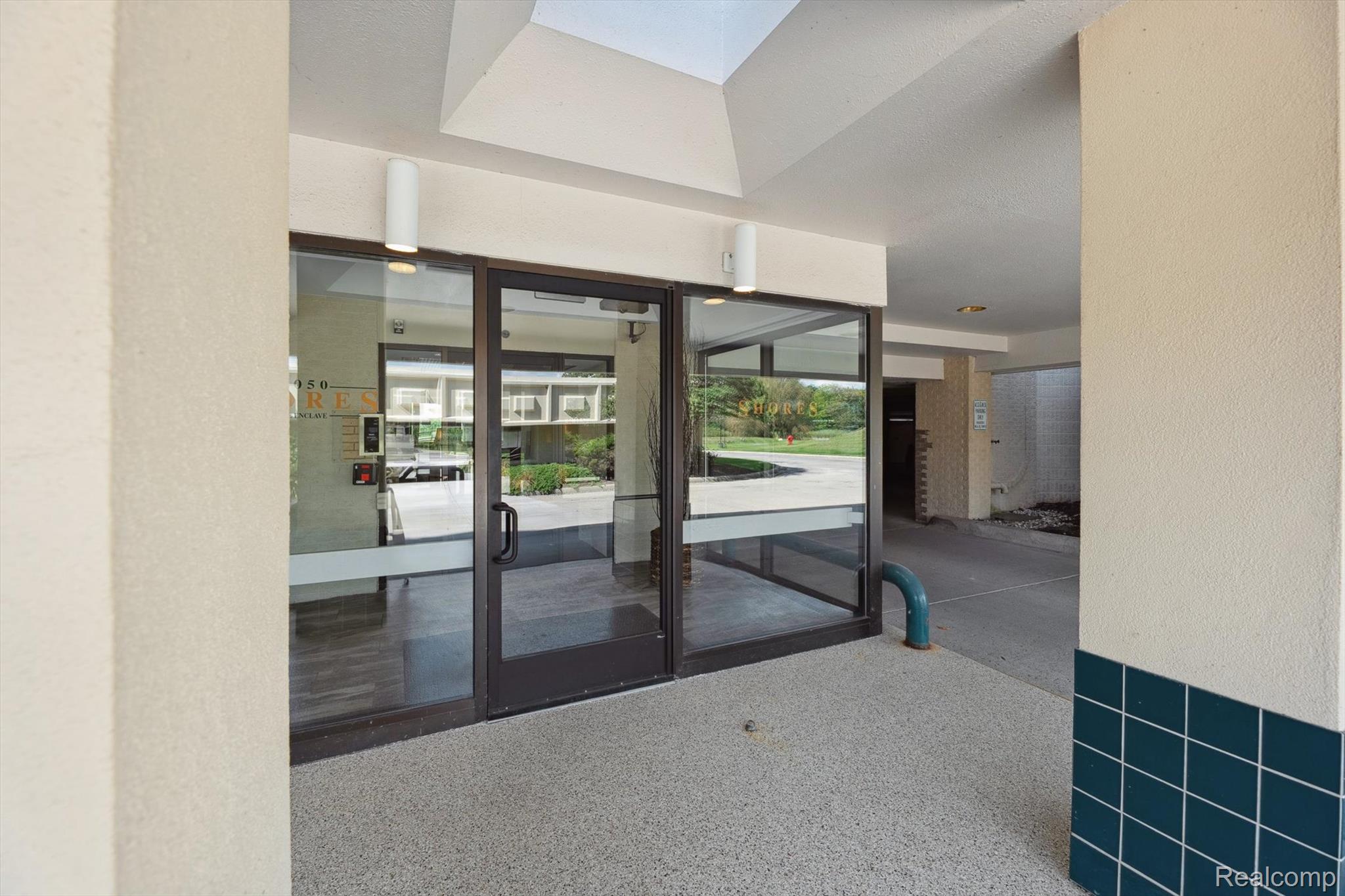 43050 12 Oaks Crescent Drive 2066