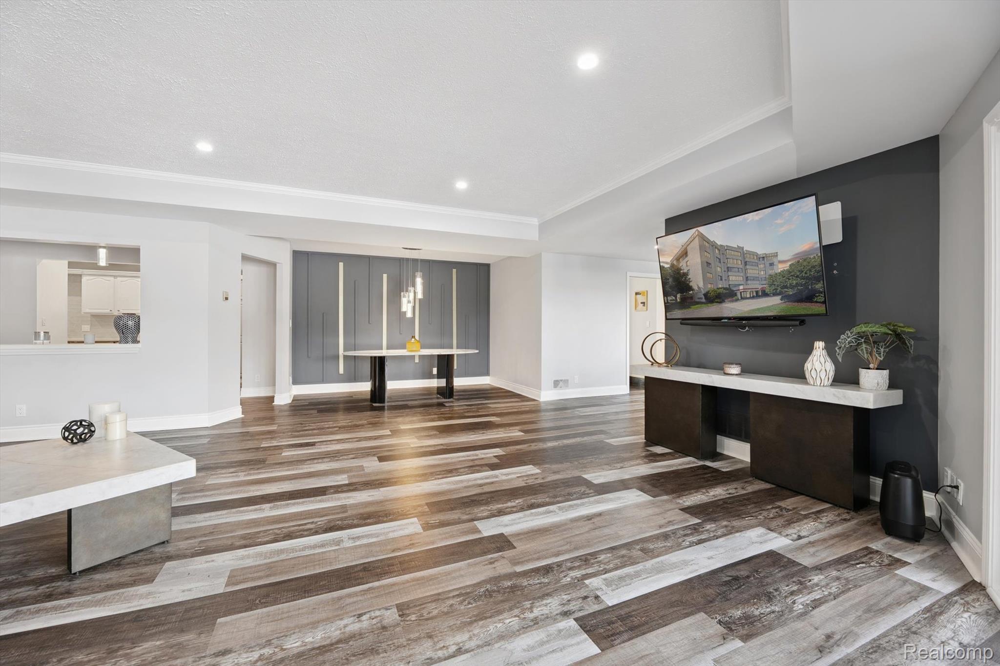 43050 12 Oaks Crescent Drive 2066