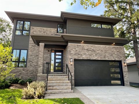 3711 Hampton Boulevard Royal Oak City MI 48073