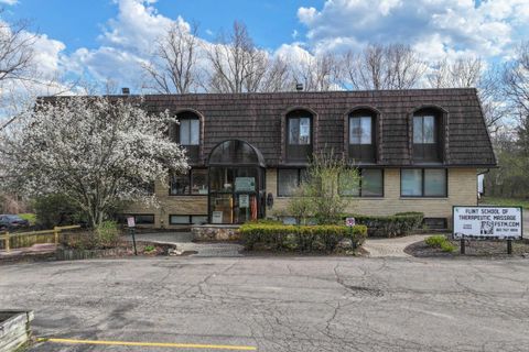 2442 E Maple #101 Avenue Grand Blanc Charter Township MI 48507