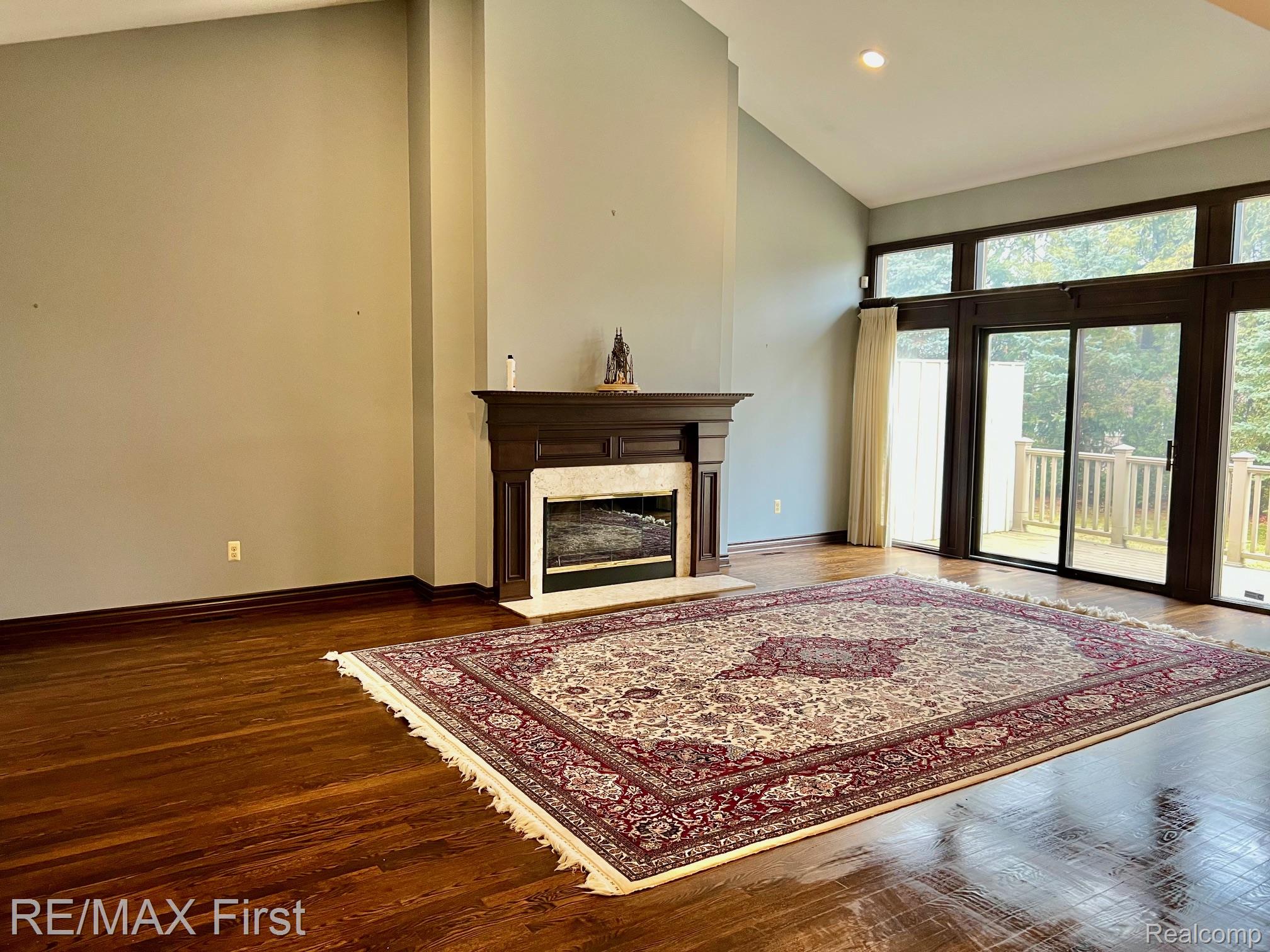 2483 Hickory Glen Drive 3