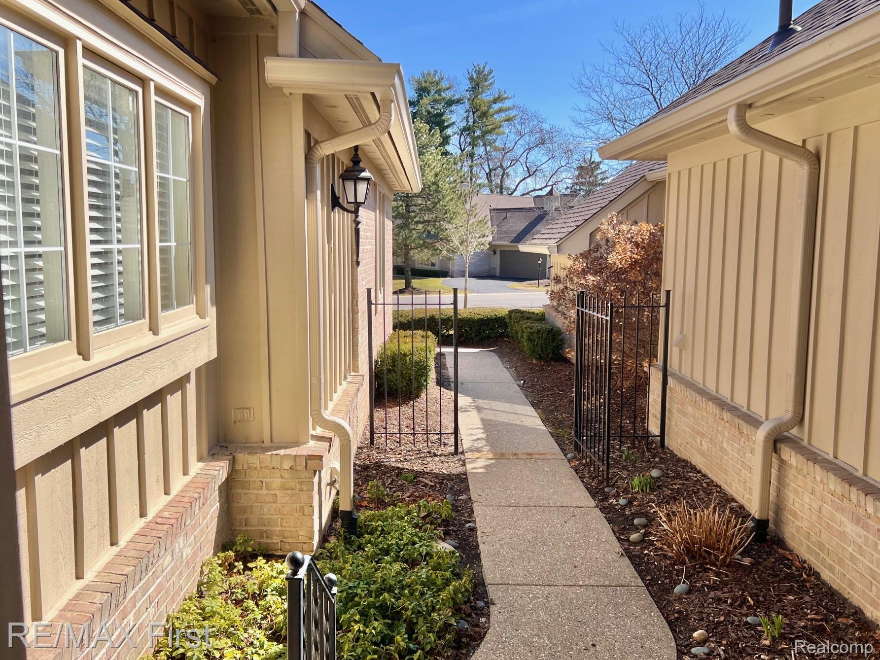 2483 Hickory Glen Drive 3