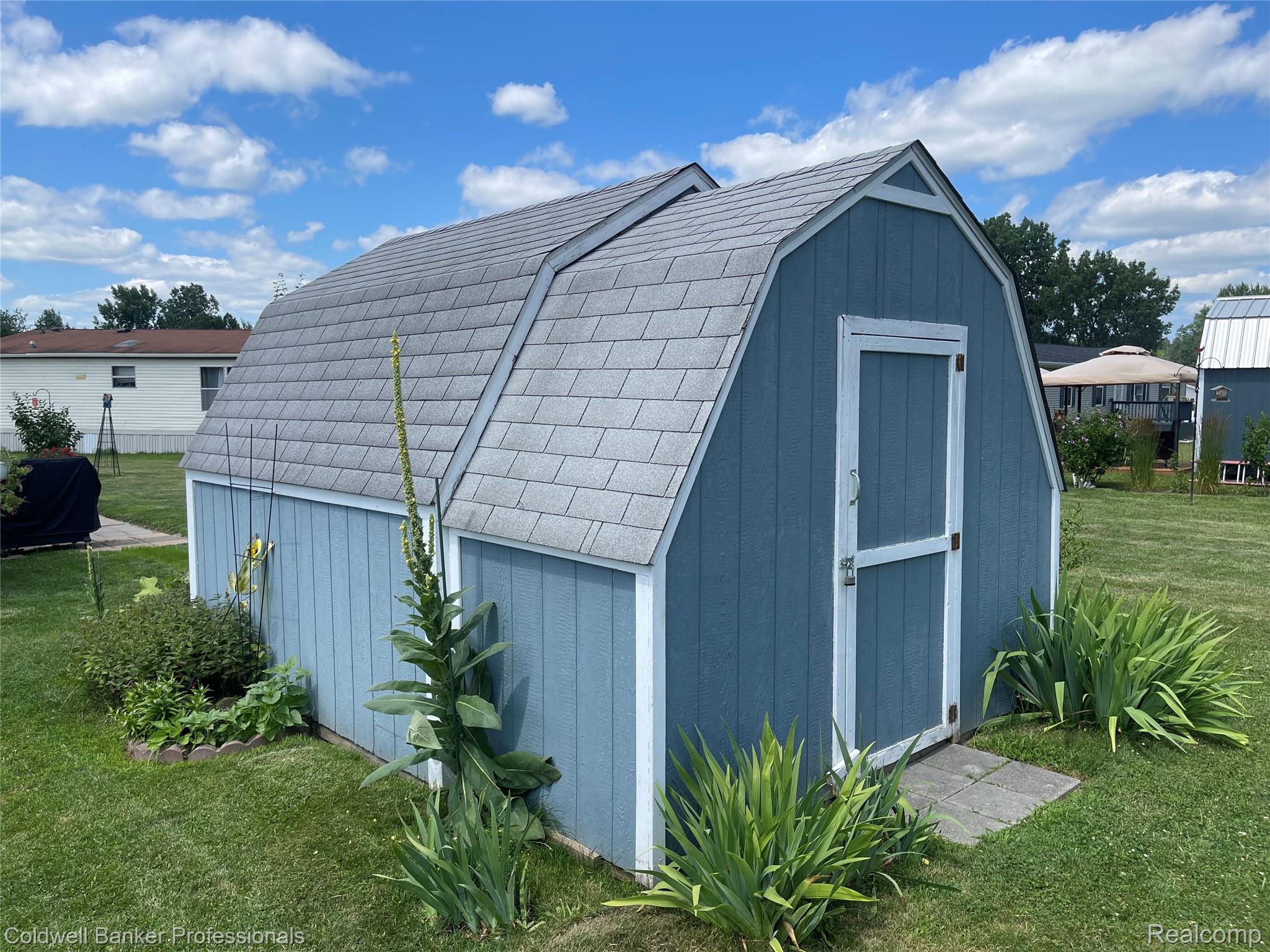 367 Pear Tree Ln