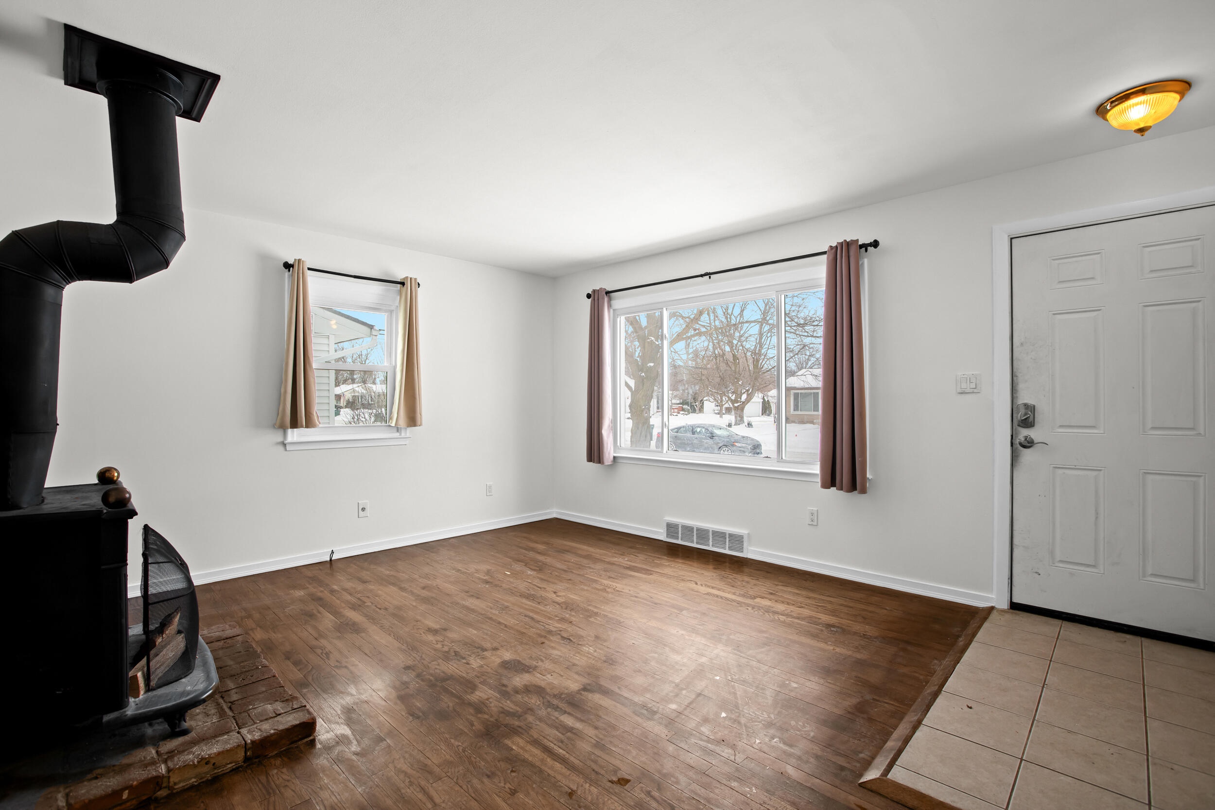 4521 Thorncroft Avenue