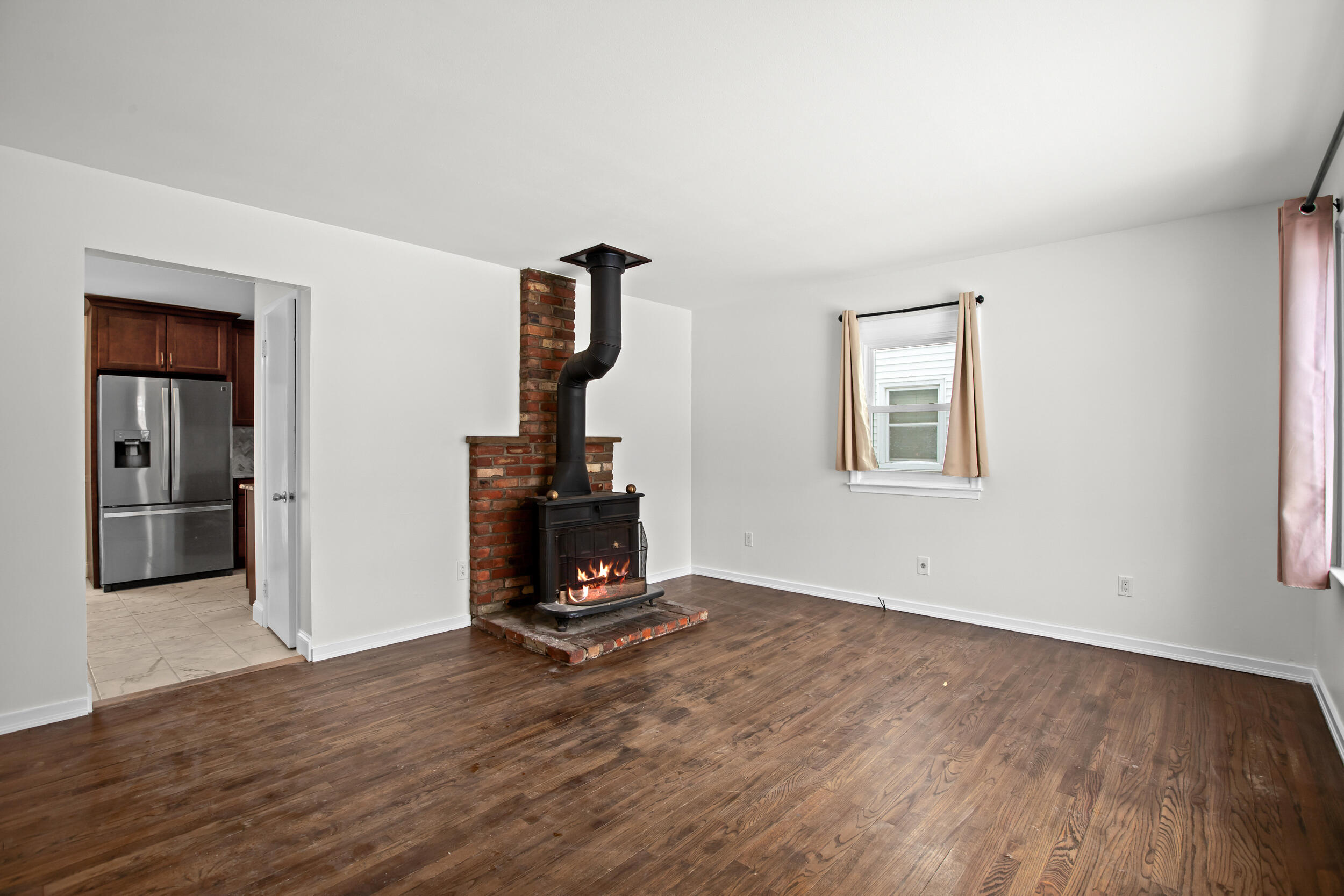 4521 Thorncroft Avenue