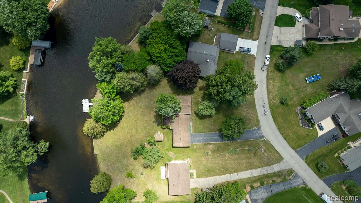 1165 Camelot Drive