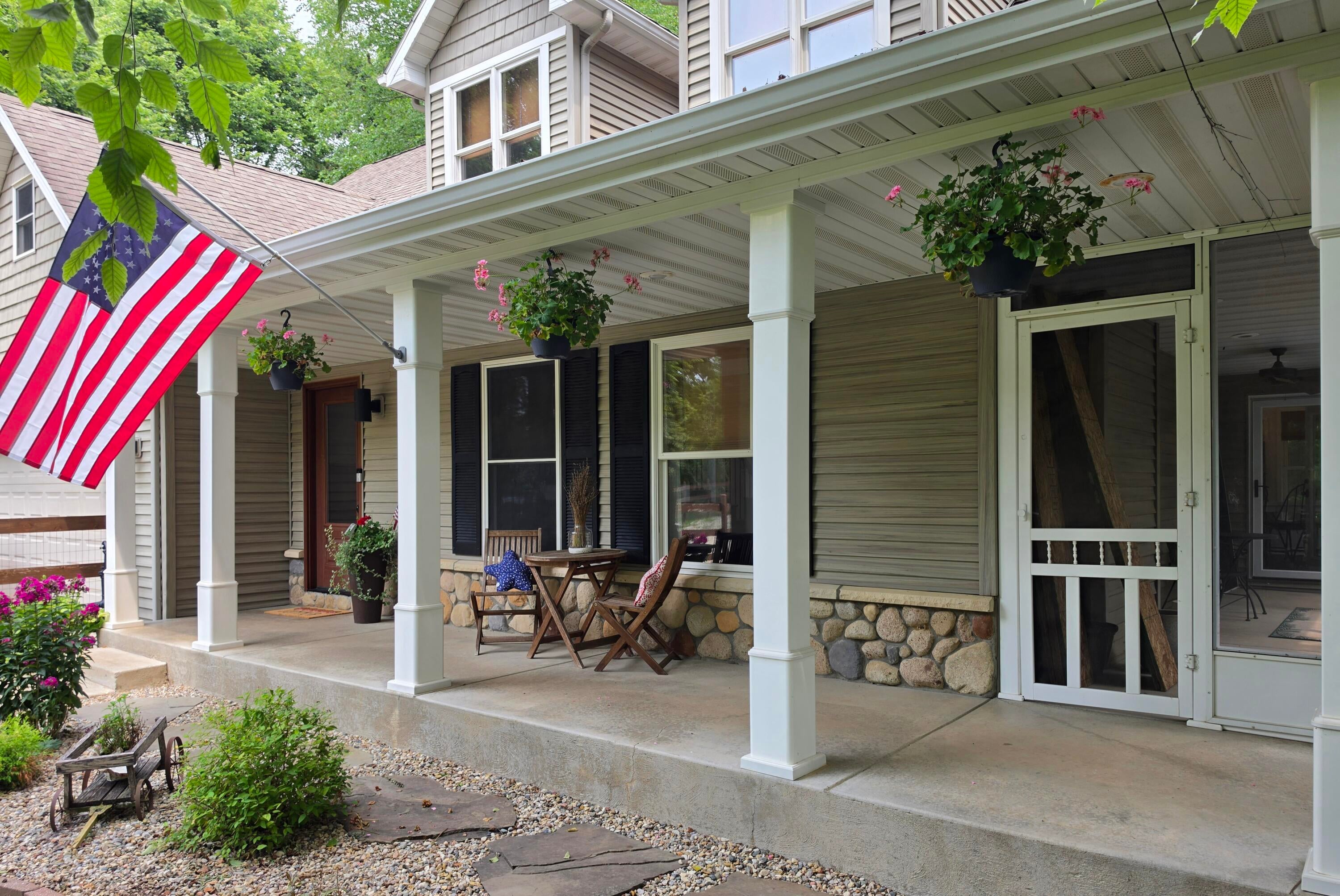 63483 Robbins Lake Road