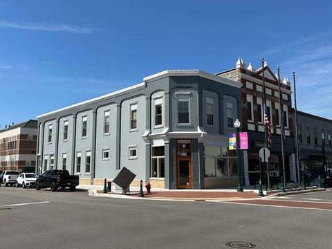 156 E Main Avenue Zeeland City MI 49464