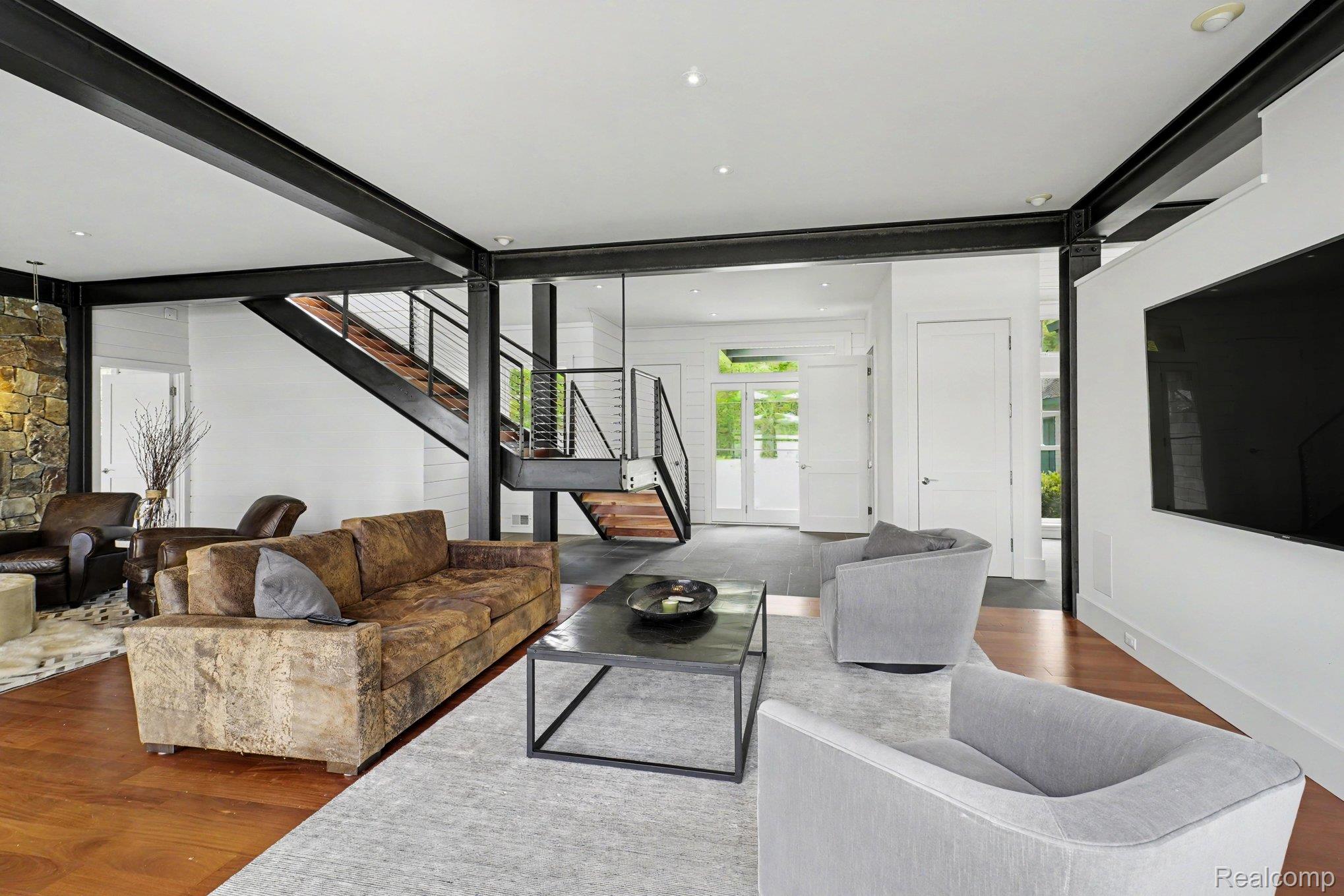 12410 Woodhull Landing