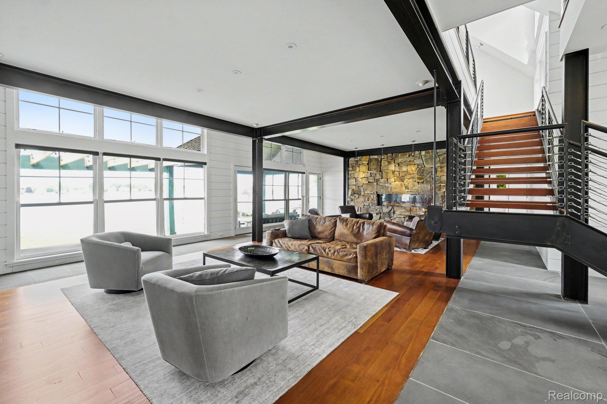 12410 Woodhull Landing