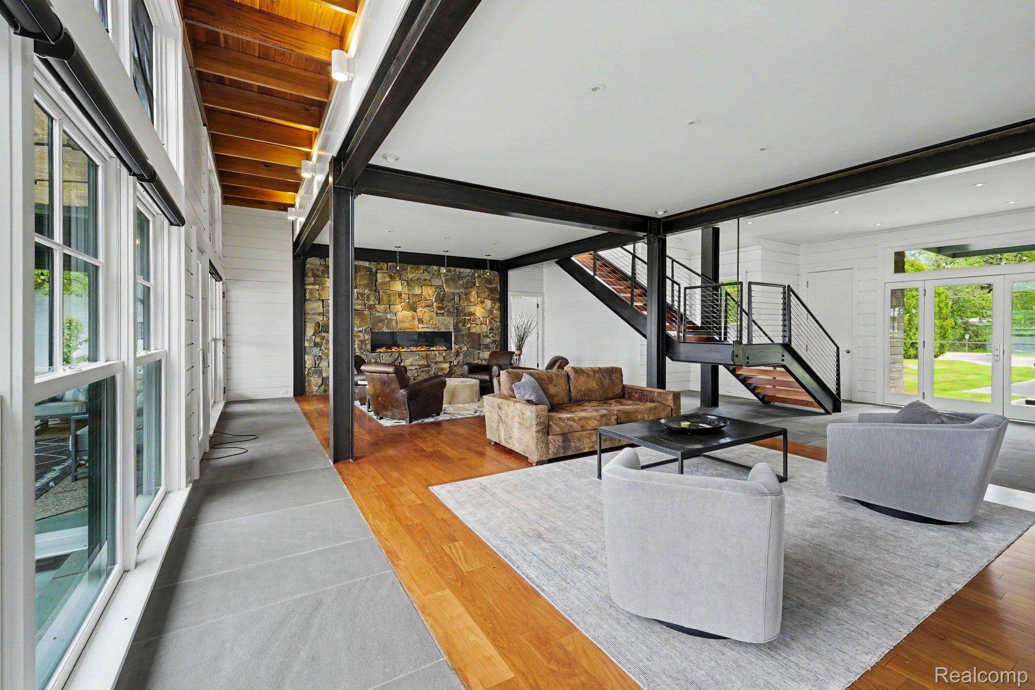 12410 Woodhull Landing