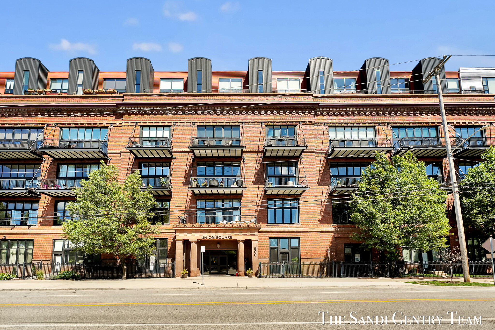 600 Broadway Avenue NW 613