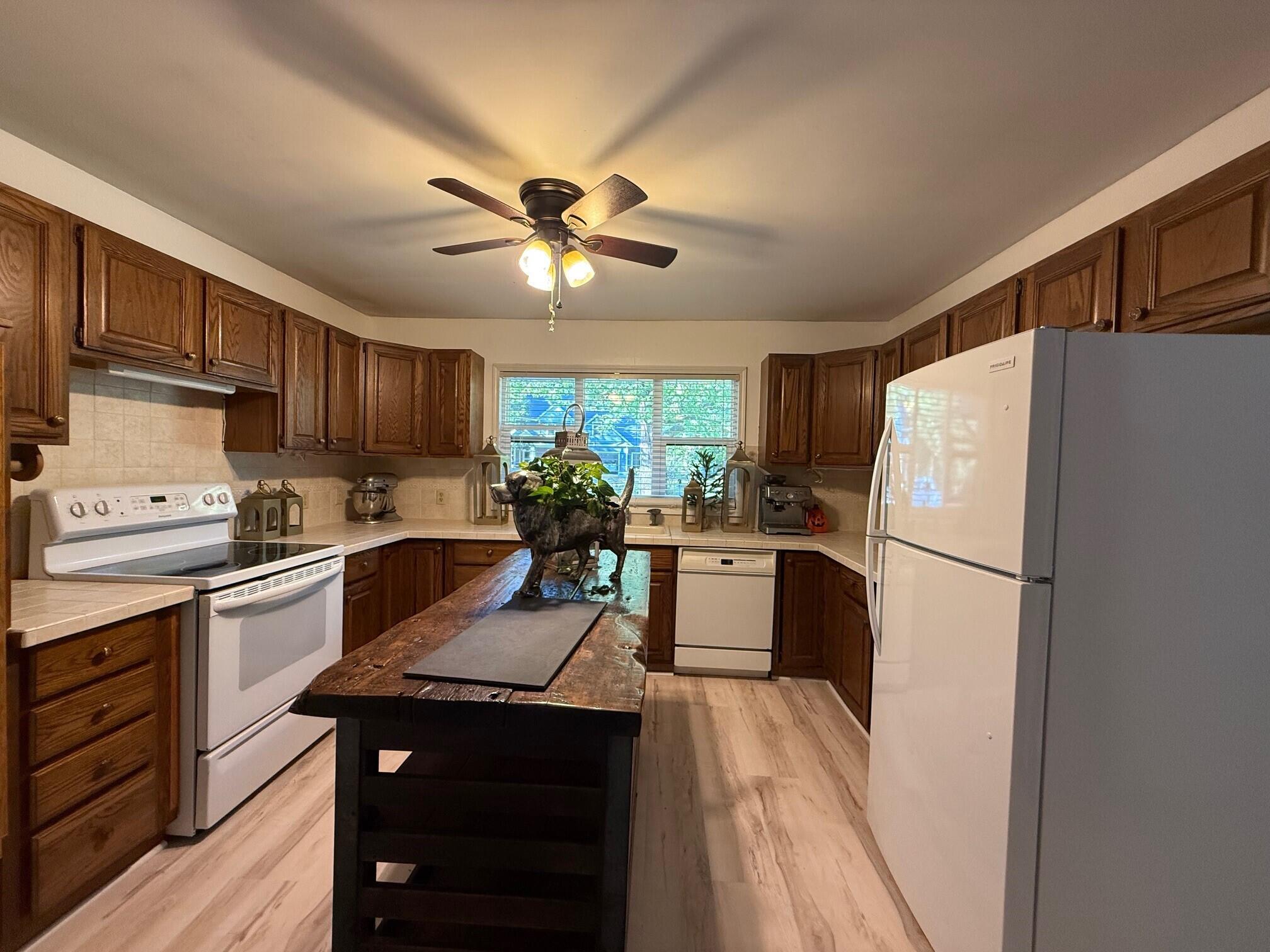 6035 W Trails End Road