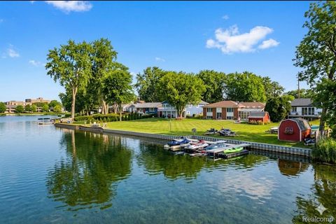 915 James K Boulevard Sylvan Lake City MI 48341