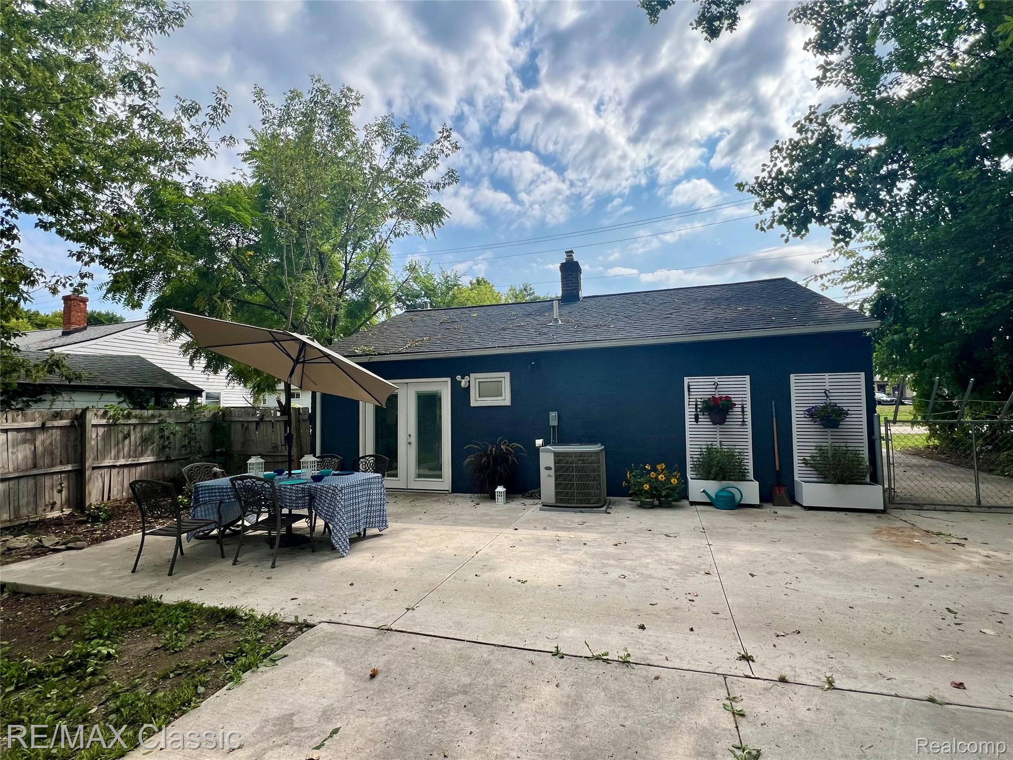 315 Common Street