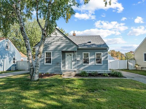 21821 LANGE Street St Clair Shores City Macomb MI 48080