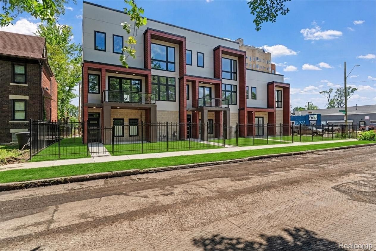 8744 SECOND Avenue Unit #4