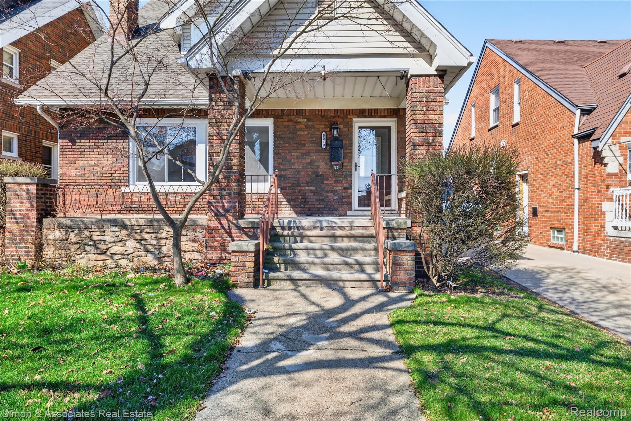 5019 Maple Street