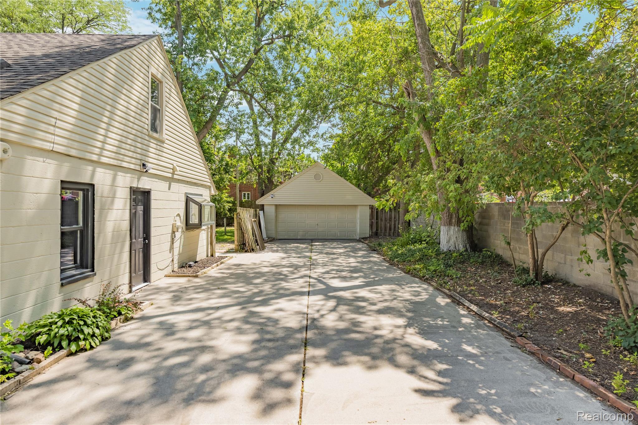 428 Girard Avenue