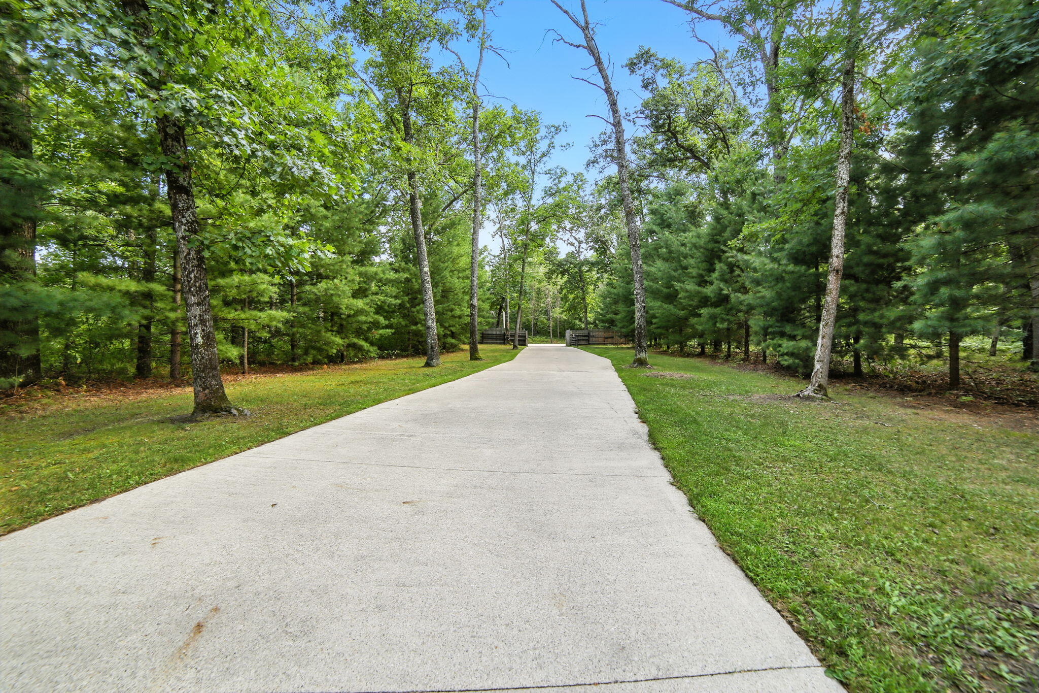 2404 W 10 1/2 Mile Road