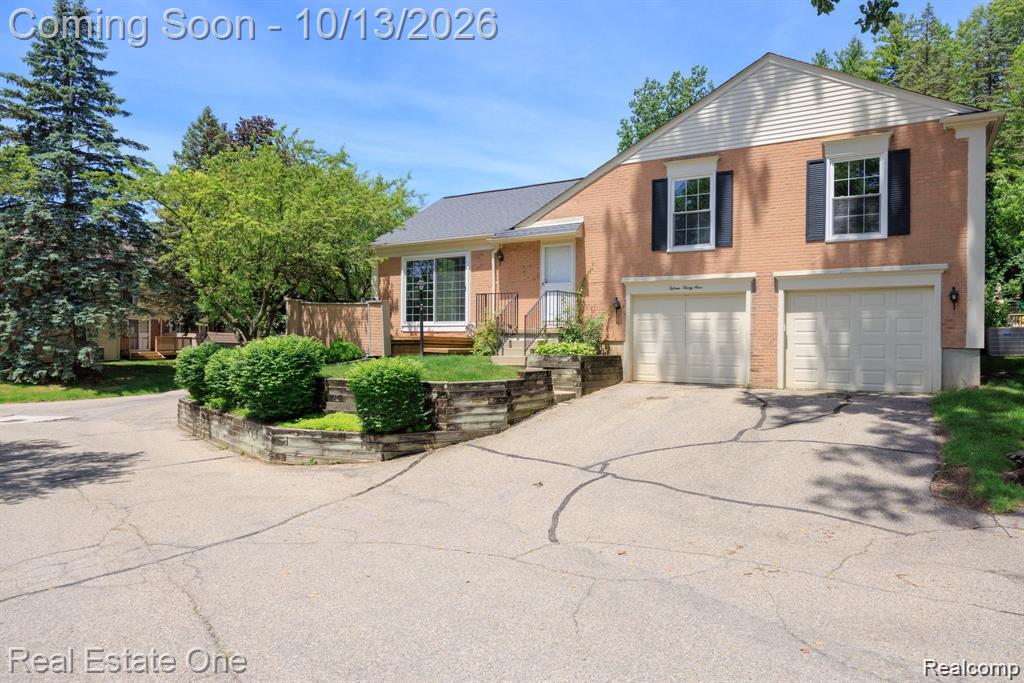 1534 Hidden Valley Lane