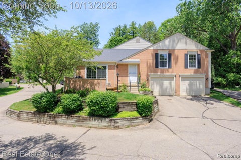 Photo of 1534 Hidden Valley Lane, Rochester Hills City, MI 48306 (MLS # 20261082099)