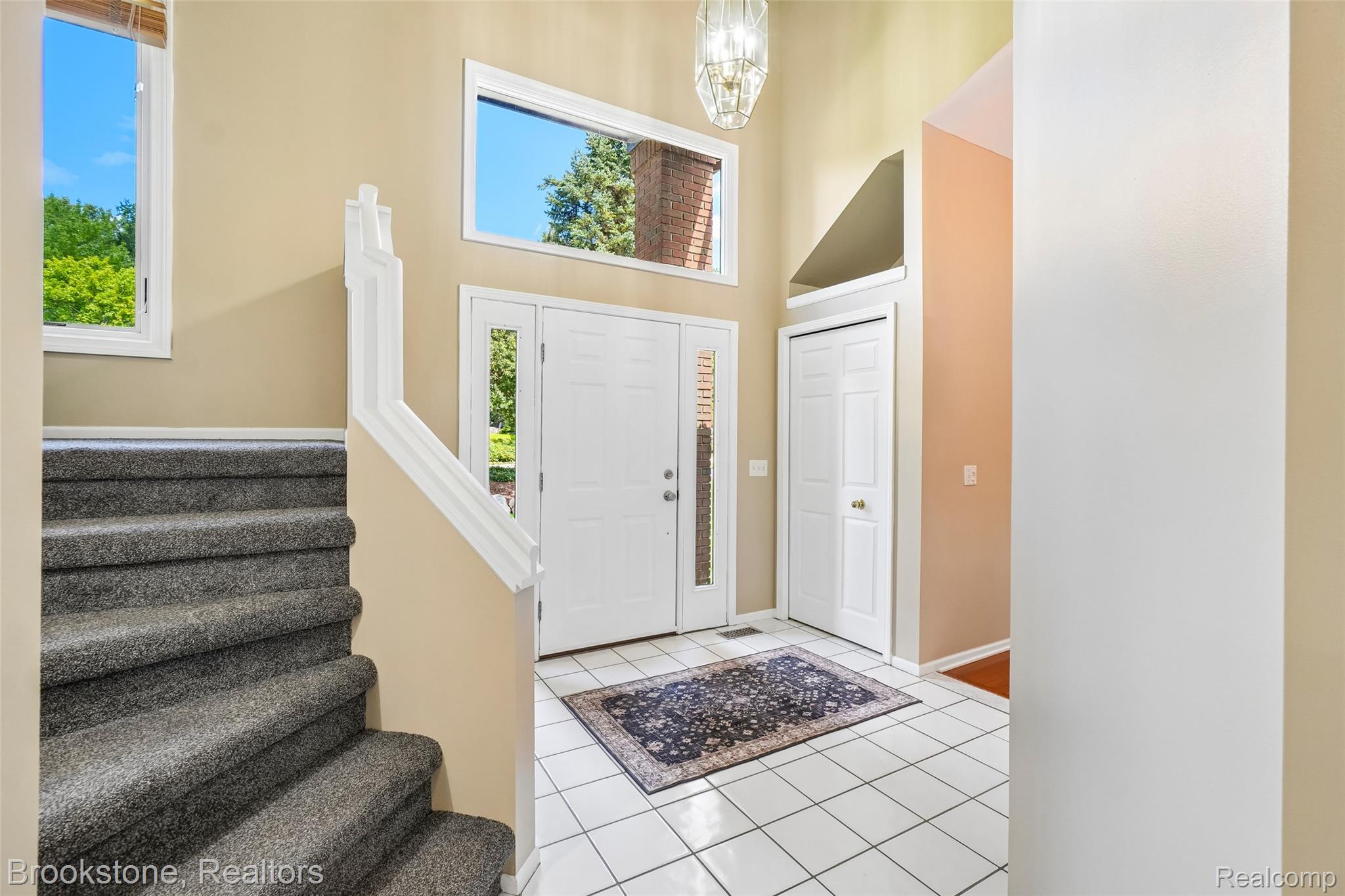 6423 Southampton Drive