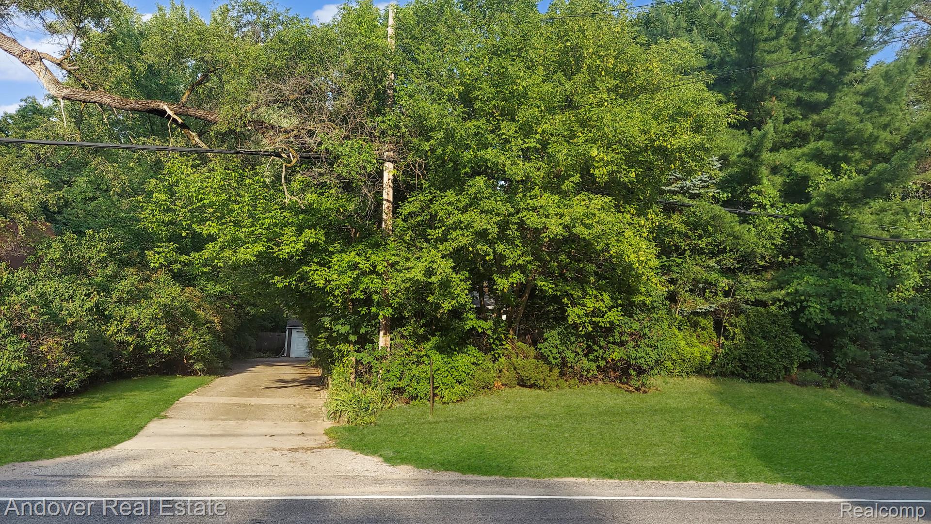 6990 Northland Drive NE