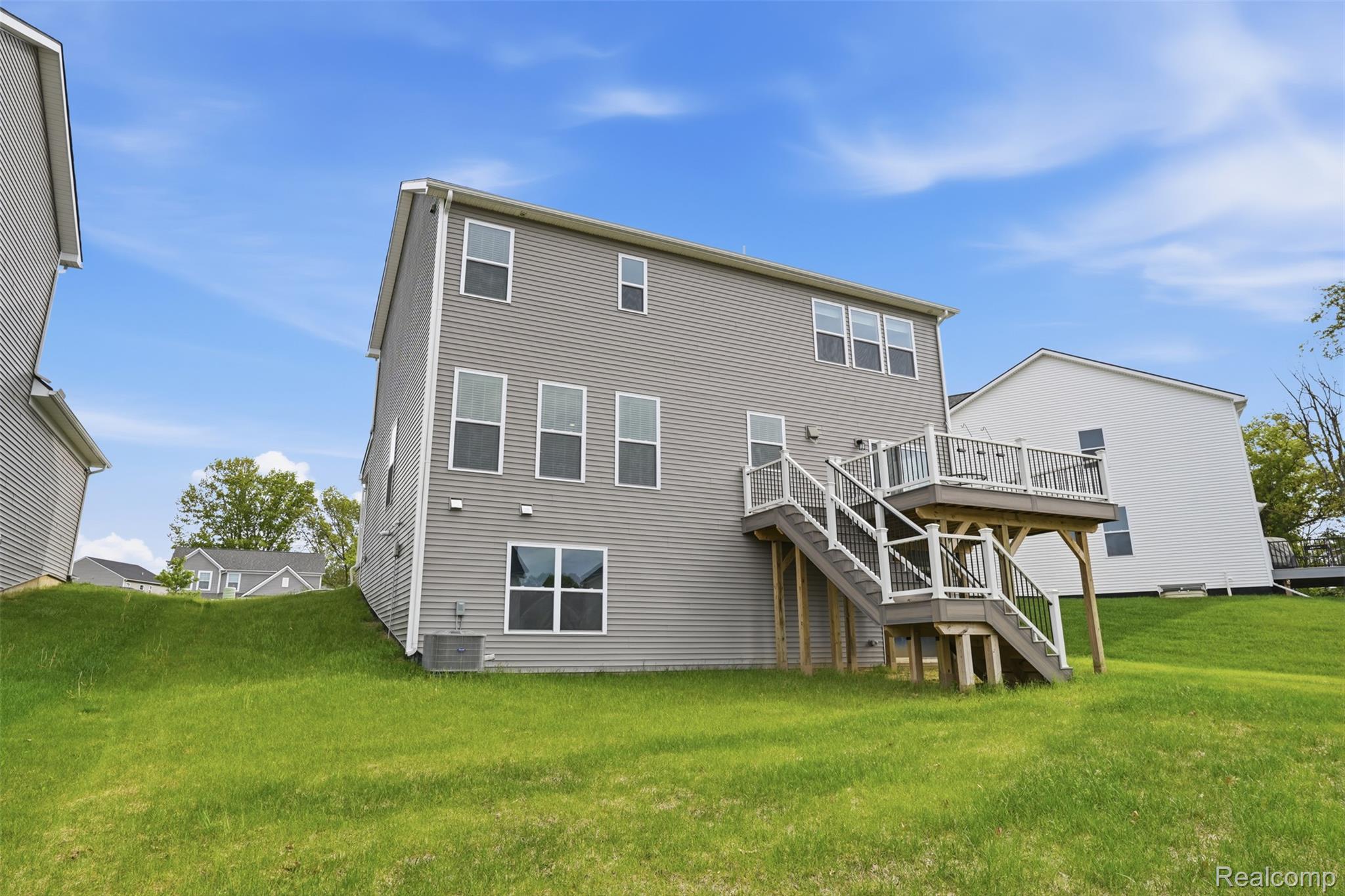 8446 Sandhill Court