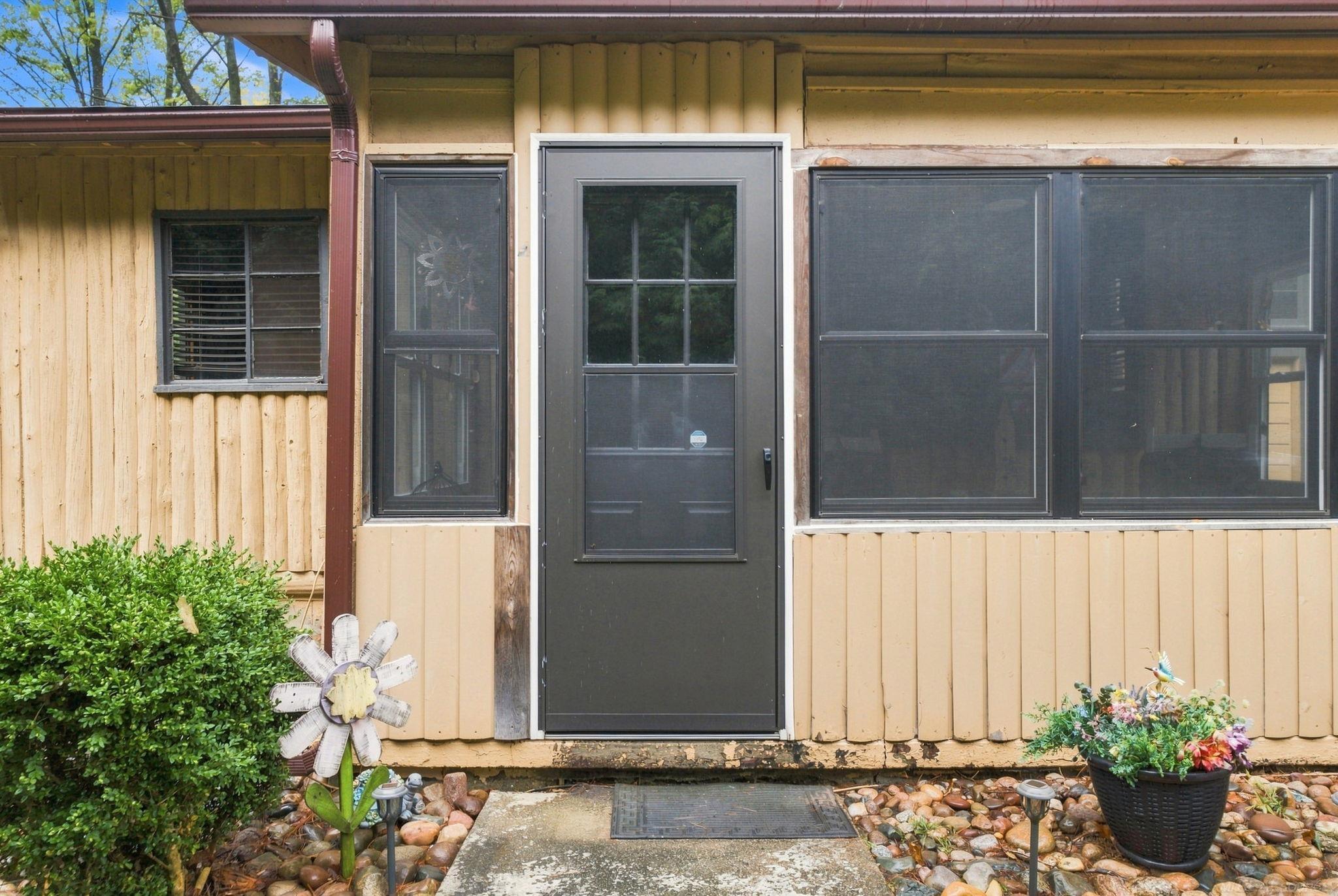 7275 Cottage Lane