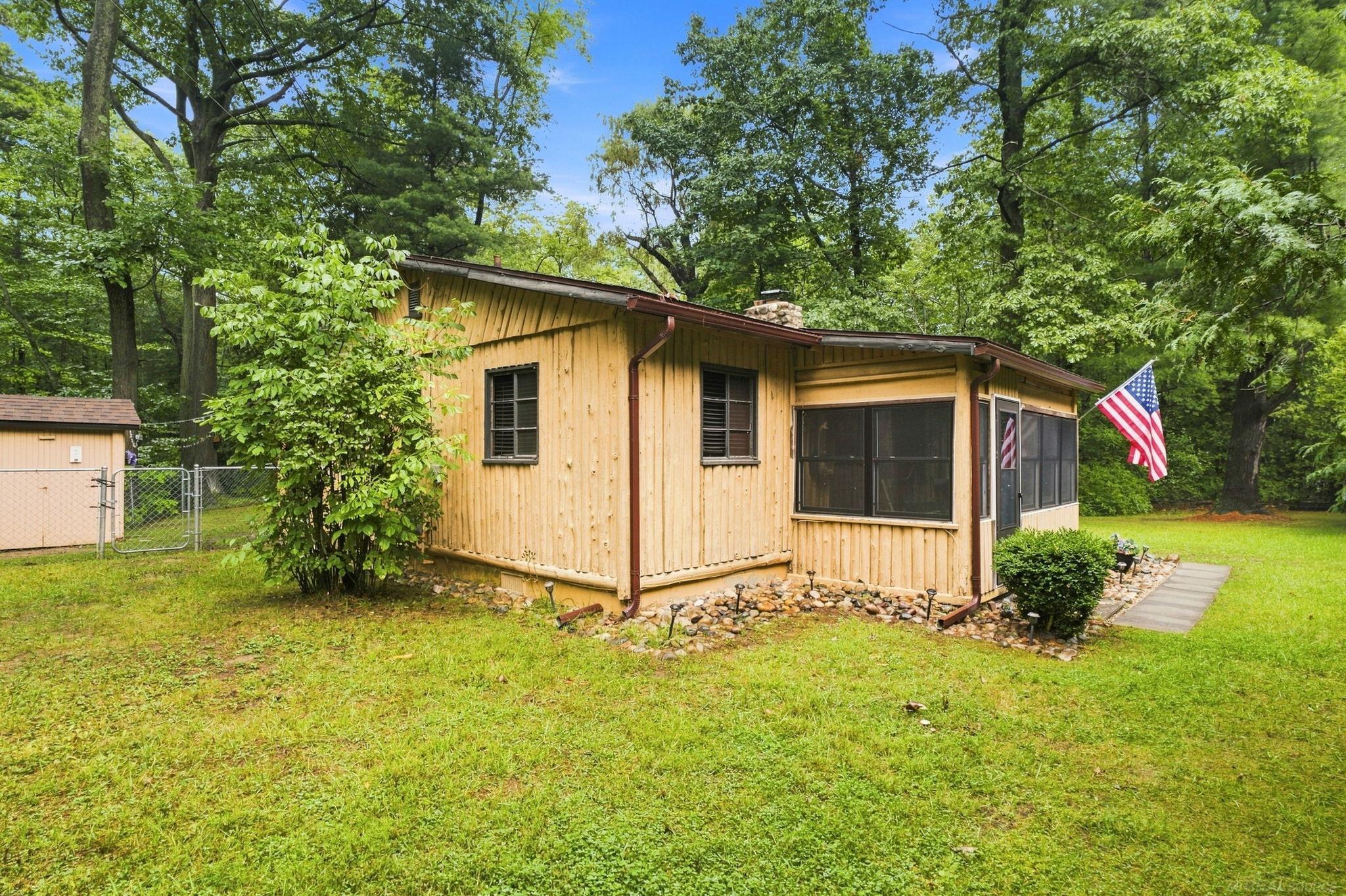 7275 Cottage Lane