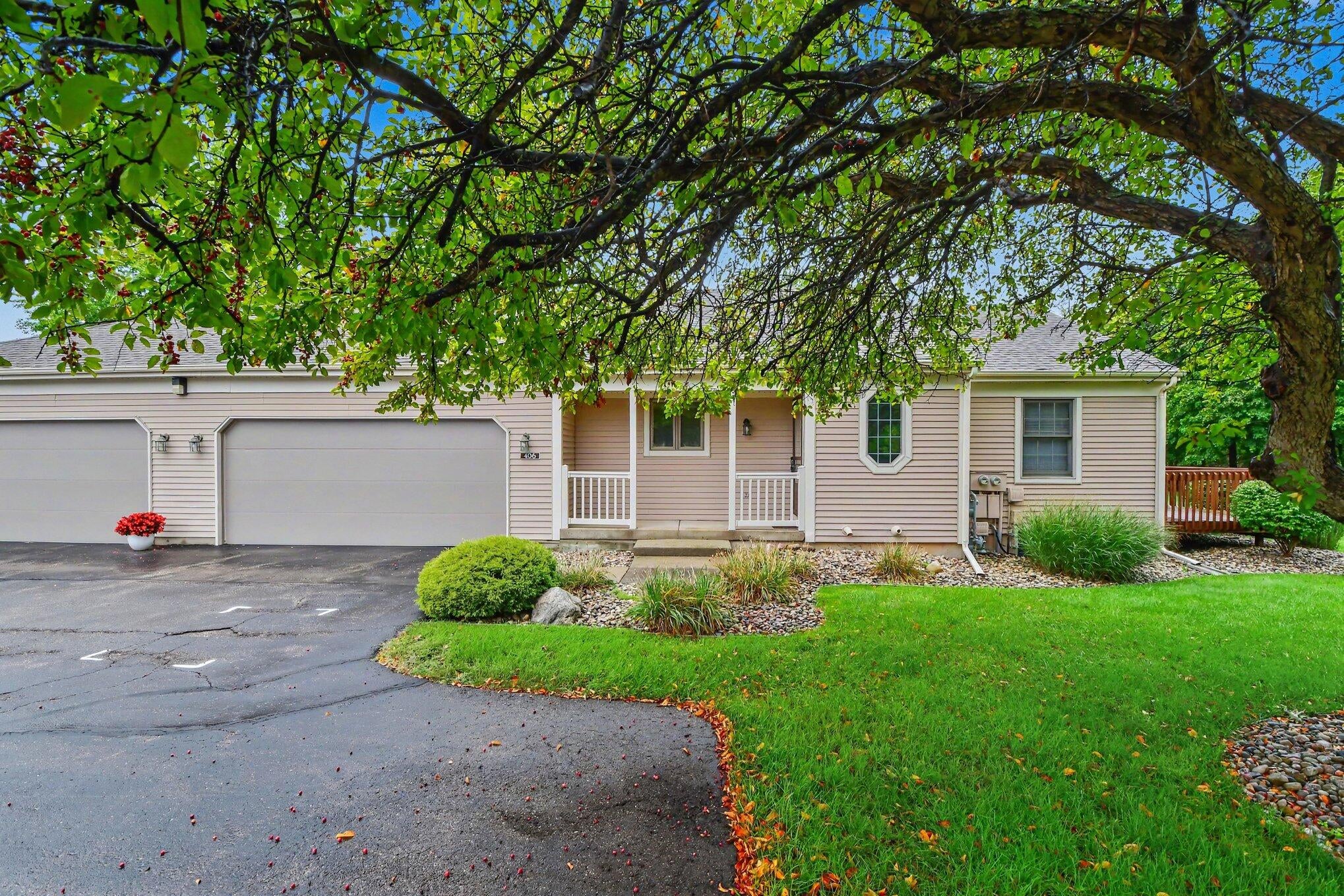 406 Falcon Drive 1