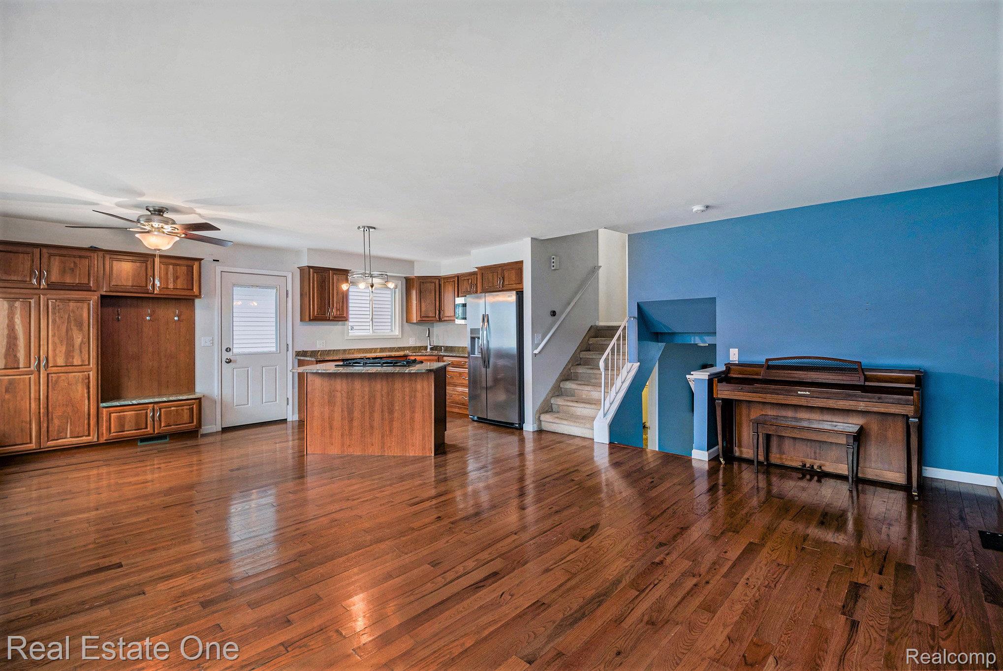 3678 Royal Avenue