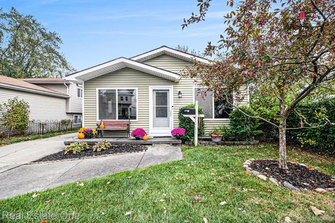 3678 Royal Avenue Berkley City MI 48072