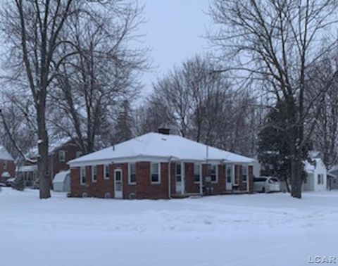 551 & 553 Northwestern Drive Adrian City MI 49221