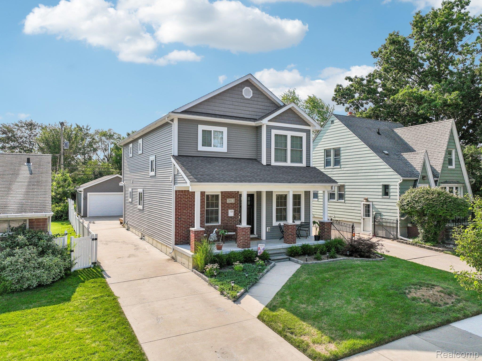 3013 Prairie Avenue